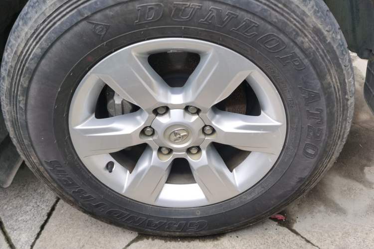 Used Toyota Prado 2016 2.7L Automatic Standard Edition Right Front Wheel Hub