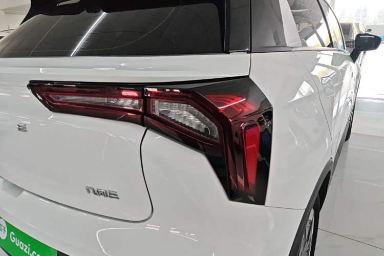 Used Geometry E Firefly 2024 301km Flowing Light
