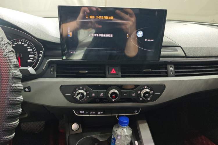 Used Audi A4L 2017 40 TFSI Ambition Edition
