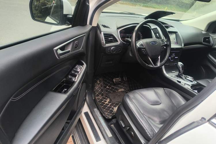 Used Ford Edge 2016 EcoBoost 245 Four-Wheel Drive Titanium 7-Seater
