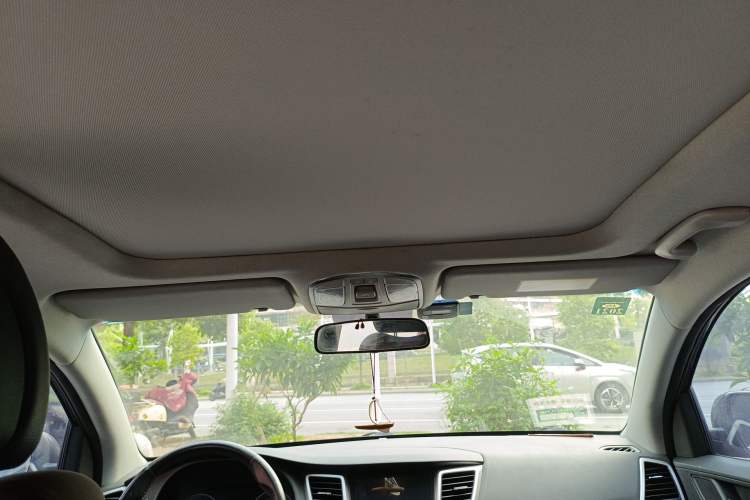 Used Hyundai Tucson 2015 1.6T Dual-Clutch Two-Wheel-Drive Smart Model Headliner