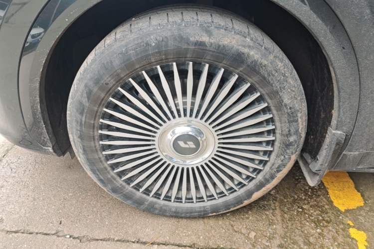 Used Li Auto L7 2023 Air model Left Front Wheel Hub