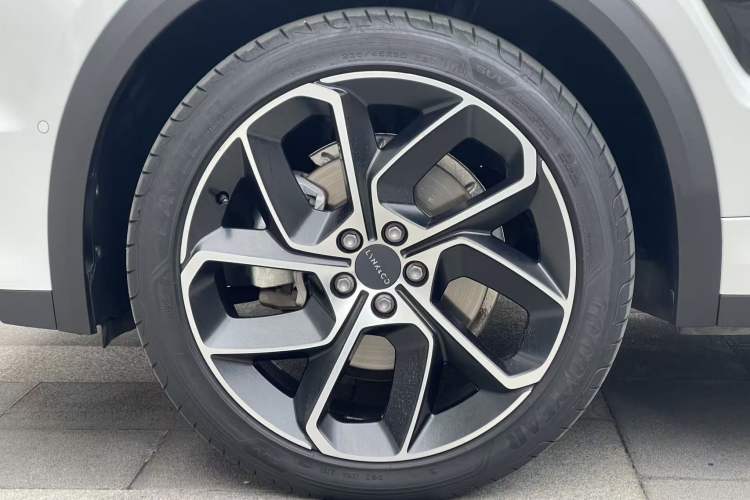 Used Lynk & Co 05 2020 2.0TD Two-Wheel Drive Shine Halo
