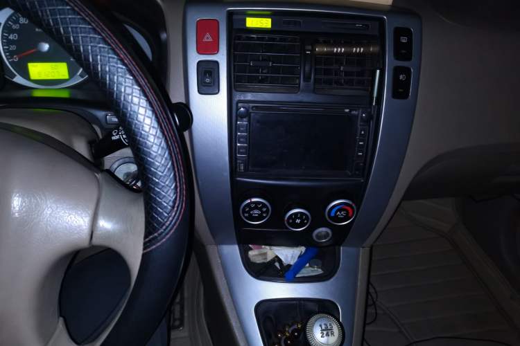 Used Hyundai Tucson 2009 2.0L Manual Two-Wheel Drive Fashion Edition