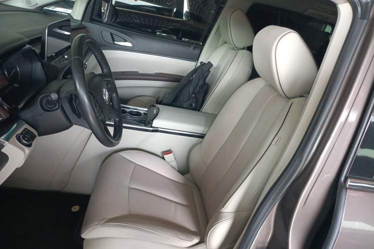 Used Buick GL8 2021 Land Cruiser Executive Class 652T Luxury Model
