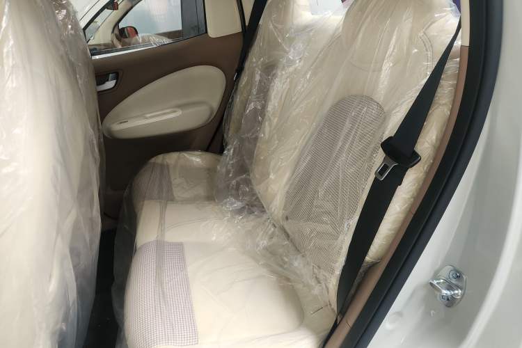 Used Wuling Hongguang MINIEV 2025 Four-Door Version Advanced Edition Left Rear Seat