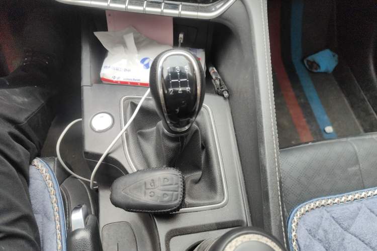 Used CHANGAN Eado 2021 PLUS 1.6L GDI Manual Luxury Model Gear Lever