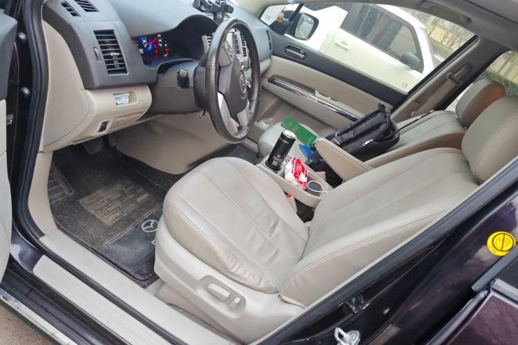 Used Mazda 8 2013 2.5L Deluxe Edition
