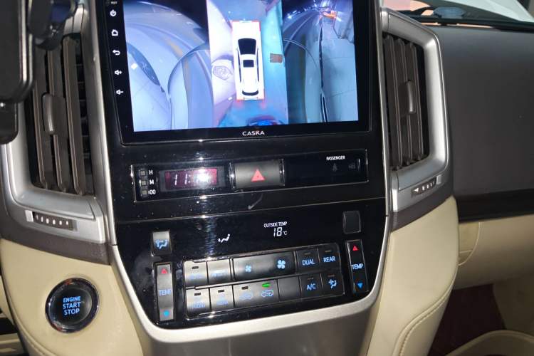 Used Toyota Land Cruiser 2019 4.0L GX-R GT Dual Fuel Sunroof Velvet Interior – Middle East Specification