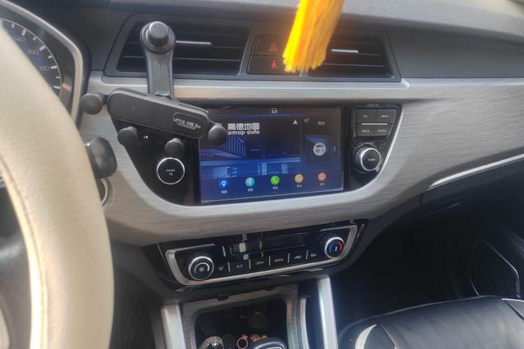 Used Geely Auto Vision X3 2017 1.5L Automatic Luxury Model Audio And AC Panel