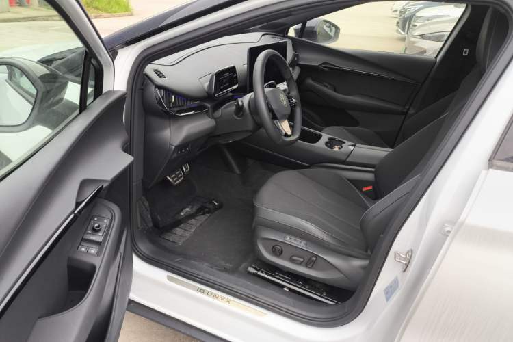 Used Volkswagen ID.UNYX 2024 Pro Long-Range Version Driver Seat