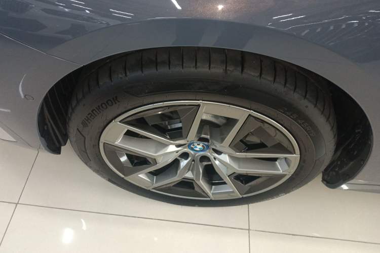 Used BMW i5 2024 eDrive 35L Luxury Package