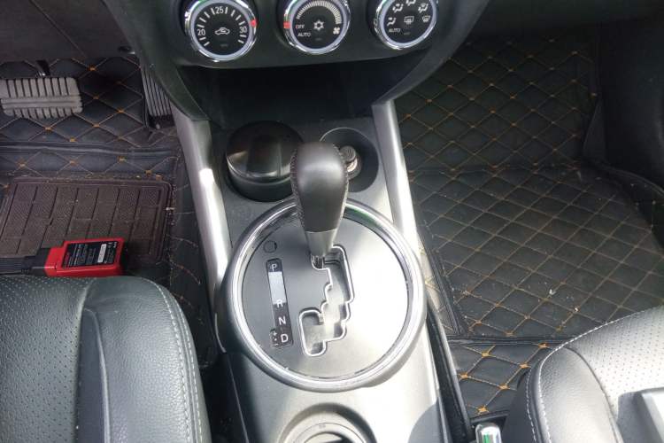 Used Mitsubishi ASX 2018 2.0L CVT Two-Wheel Drive Deluxe Edition Gear Lever