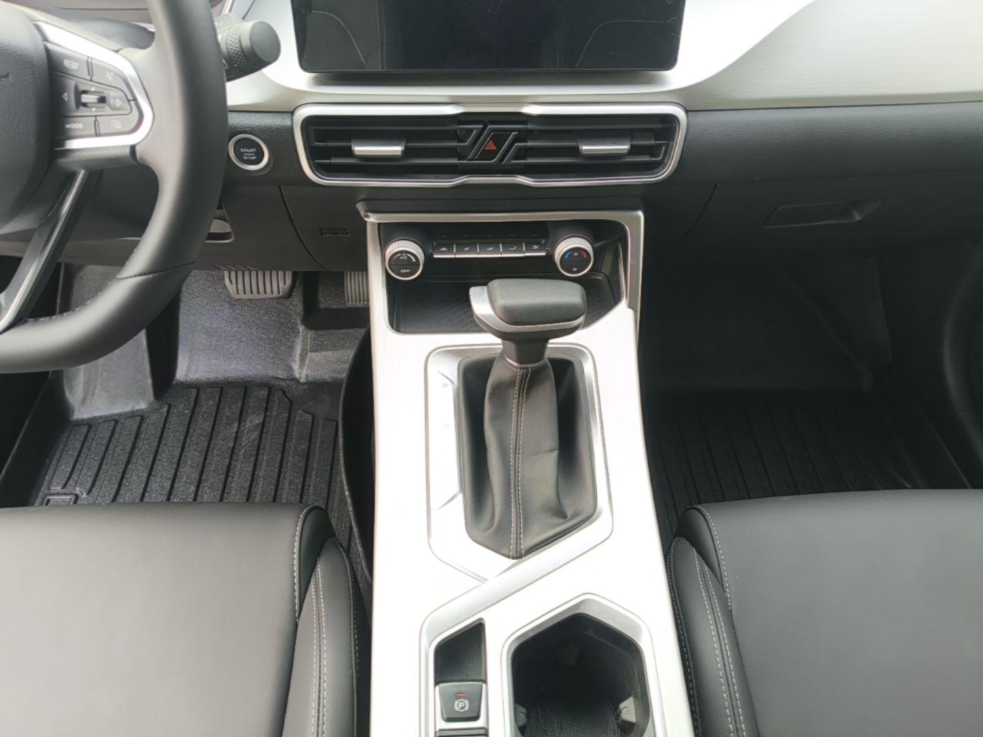 Geely Auto Coolray 2025 1.5L CVT Super Edition — снимка 16