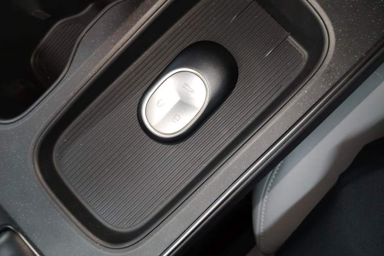 Used Nio ET5T 2023 75 kWh Touring Interior 1