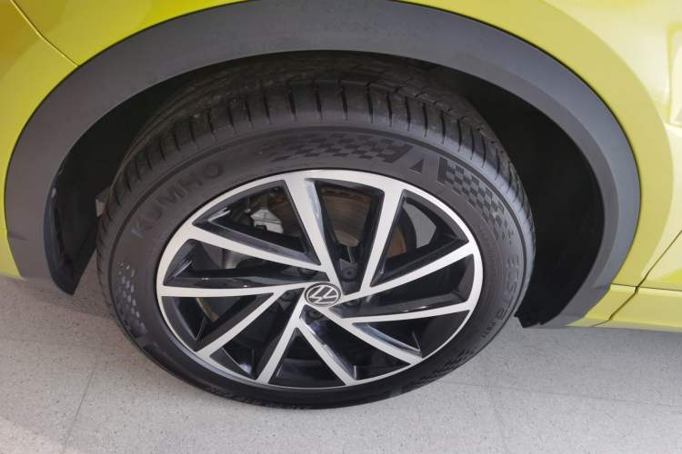 Used Volkswagen T-ROC 2023 300TSI DSG Two-Wheel Drive Starlight Edition