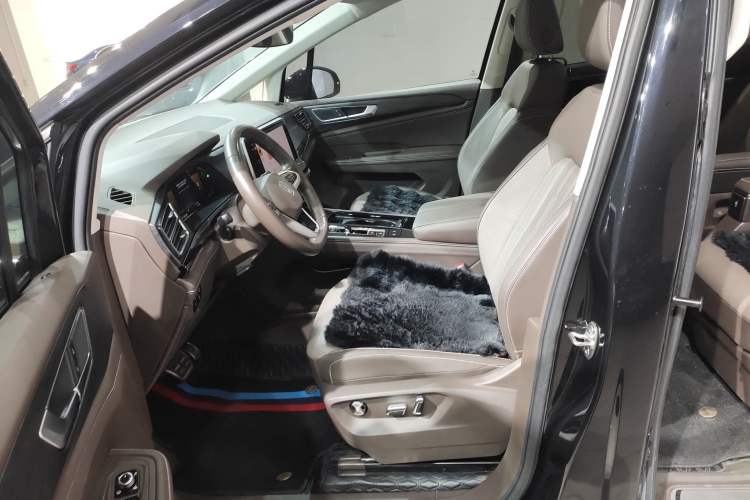 Used Volkswagen Viloran 2023 380TSI Luxury Edition