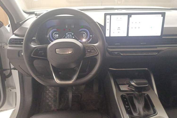 Used Geely Auto Emgrand 2025 4th Generation 1.5L CVT Luxury Version
