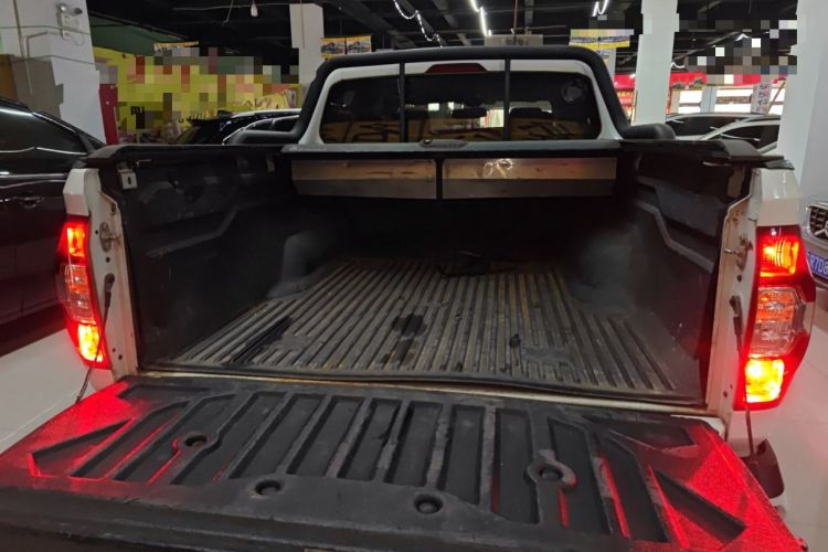 Used SAIC MAXUS T60 2017 2.8T Diesel Automatic 4x4 High-Ride Comfort Edition Standard Cabin China V Emission Standard
