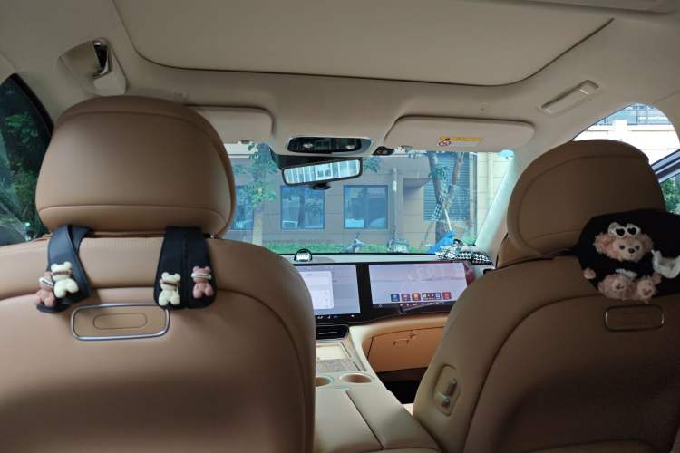 Used Hima AITO M8 2025 Extended-Range Ultra Version 53.4 kWh 5-Seater Edition
