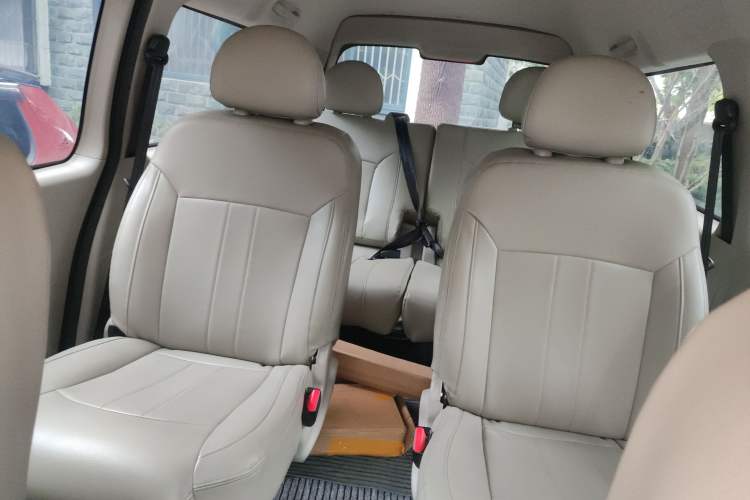 Used FORTHING Lingzhi 2018 M5L 2.0L 7-Seater Comfort Model