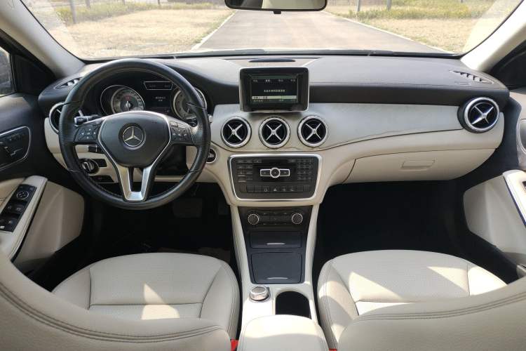 Used Mercedes-Benz GLA 2015 GLA 200 Fashion Model
