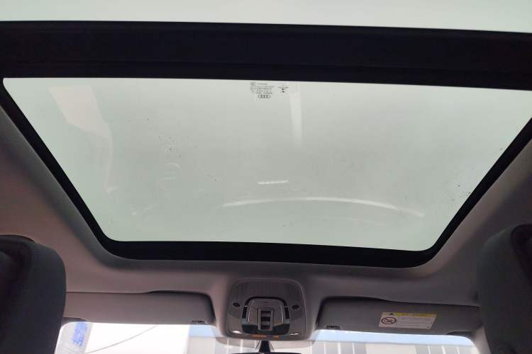 Used Audi A4L 2022 40 TFSI Luxury Dynamic Model Headliner