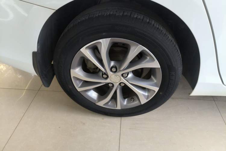 Used Buick Verano 2023 Pro Enjoyment Edition Right Rear Wheel Hub