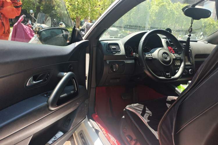 Used Volkswagen Scirocco 2011 R 2.0TSI Interior 3