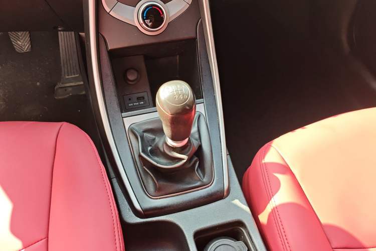 Used Hyundai Elantra (5th Generation / Langdong) 2015 1.6L Manual Fashion Edition
