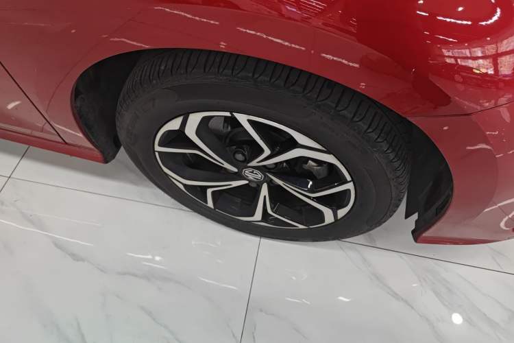 Used MG 5 2021 180 DVVT CVT Youth Luxury Edition
