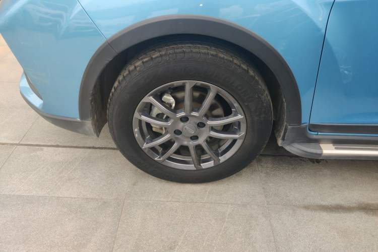 Used Geely Auto Vision X3 2021 PRO 1.5L CVT Deluxe Model Left Front Wheel Hub