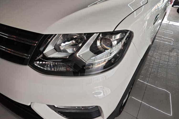 Used Dongfeng Fengon 370 2016 1.5L Manual Elite Home Edition 7-Seater Left Front Headlight