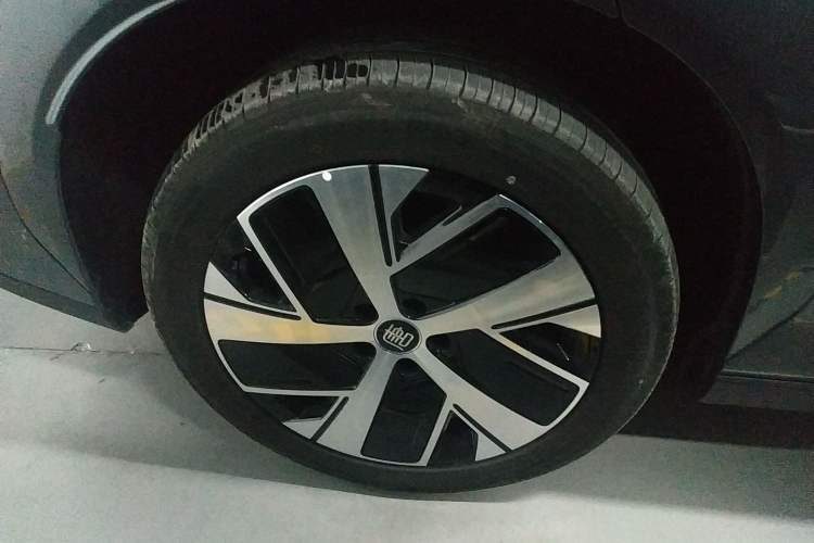 Used BYD Tang L 2025 EV with 670 km Range LiDAR and Premium Features