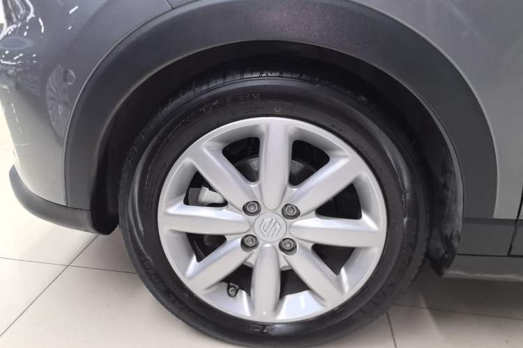 Used Leapmotor T03 2022 Star Diamond Edition Left Front Wheel Hub