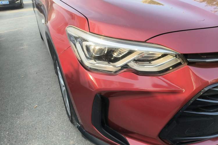 Used Chevrolet Orlando 2018 530T Automatic Luxury Edition (5+2 Model) China V Standard Right Front Headlight