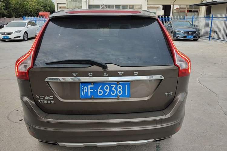 Used Volvo XC60 2017 T5 Smart Upgrade Edition