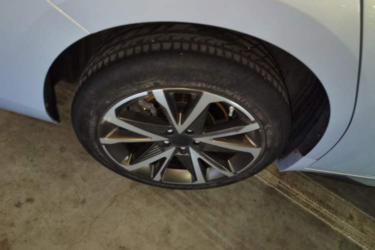 Used AION S Plus 2022 70 Intelligent Edition Right Rear Wheel Hub