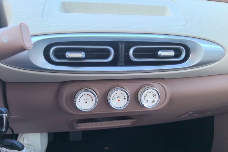 Used Wuling Hongguang MINIEV 2025 Four-Door Version Advanced Edition
