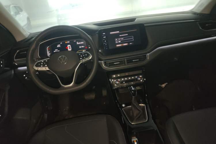 Used Volkswagen Tharu 2025 NewRui 300TSI Prestige Edition