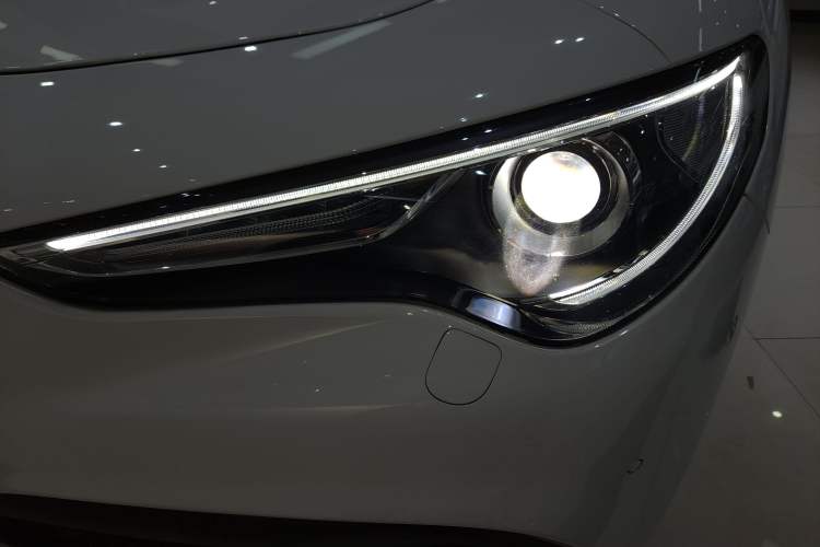 Used Alfa Romeo Stelvio 2017 2.0T 200HP Elite Edition