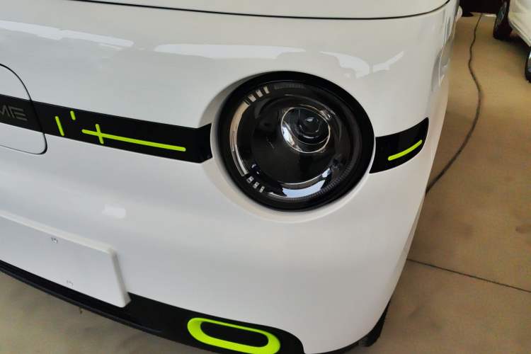 Used Geely Galaxy Panda 2025 210 km – Yuanqi Bear Left Front Headlight