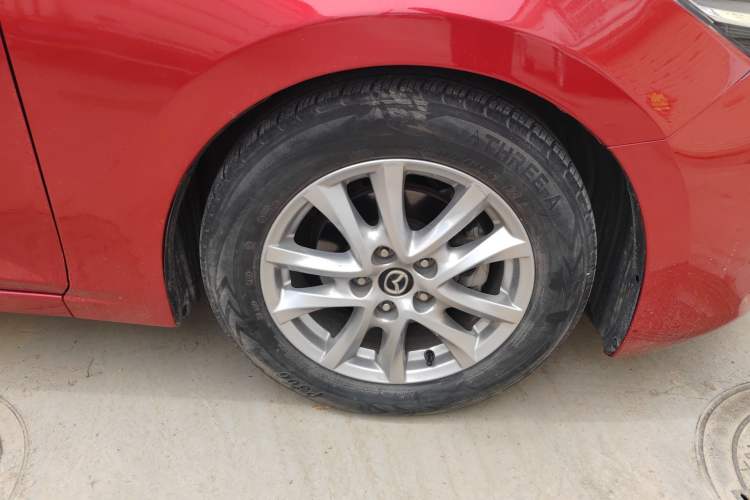 Used Mazda 3 Axela 2017 Sedan 1.5L Automatic Luxury Model China VI Standard Right Front Wheel Hub