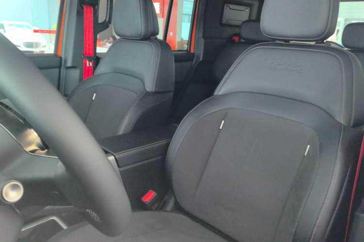 Used iCAR V23 2026 Model V23S 501 Four-Wheel Drive Peak Performance Edition Left Front Seat