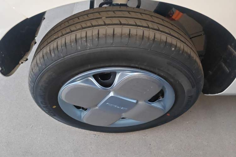 Used Geely Galaxy Panda 2024 Panda Mini 200km Endurance Bear
