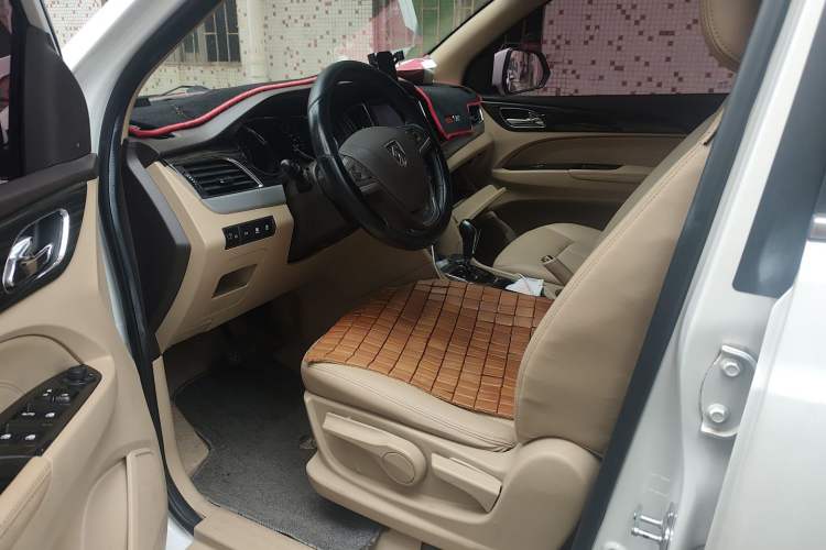 Used Baojun 730 2016 1.8L iAMT Luxury Model 7 Seats Left Front Seat