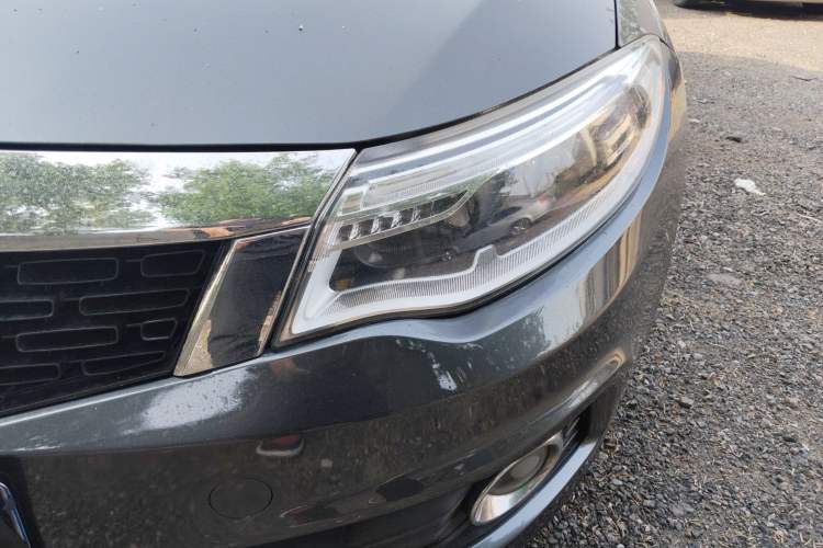 Used Qoros 3 2015 Hatchback 1.6L Automatic ZhiNeng Model Left Front Headlight