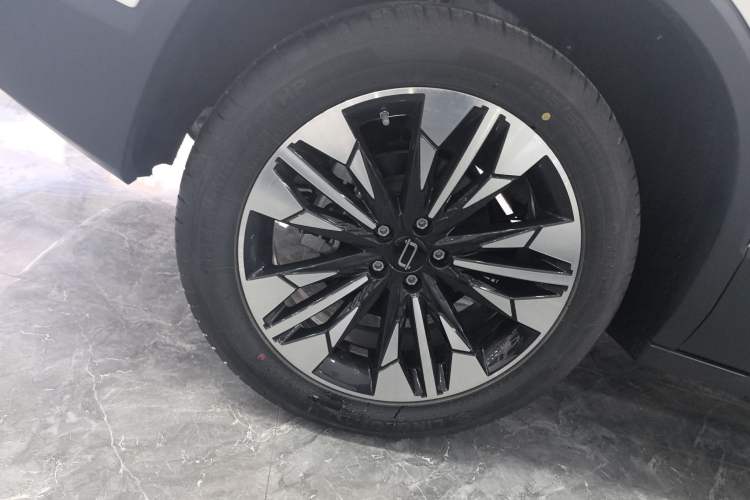 Used Bestune T77 2023 1.5T Automatic Luxury Model Right Rear Wheel Hub