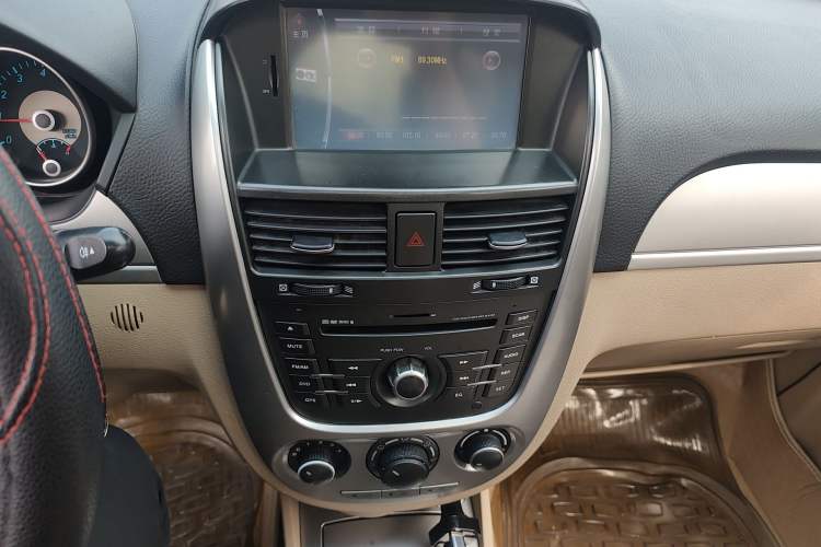 Used Buick Excelle 2013 1.5L Manual Classic Model
