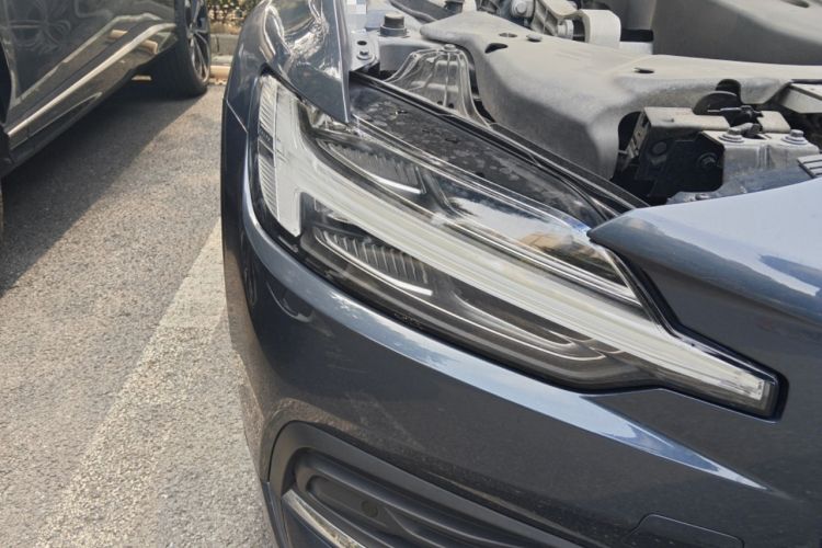 Used Volvo S60 2022 B4 Zhiyuan Luxury Edition